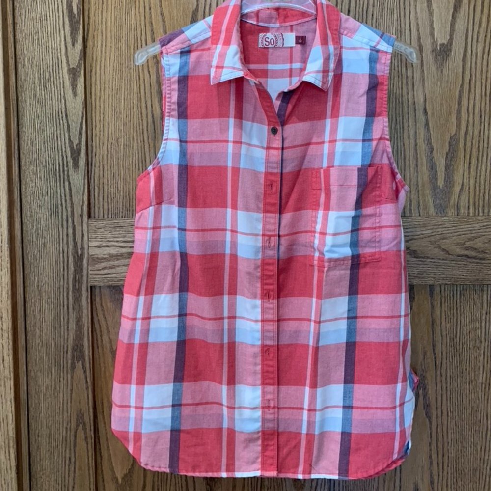 EUC Sleeveless shirt